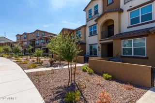 Photo #2: 6751755 Listing
