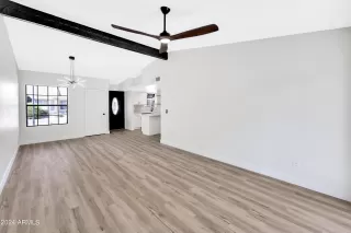 Photo #5: 6751881 Listing 