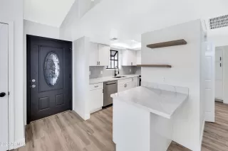 Photo #6: 6751881 Listing 