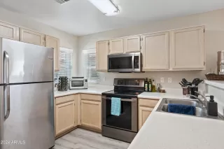 Photo #3: 6751964 Listing