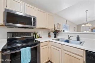 Photo #6: 6751964 Listing