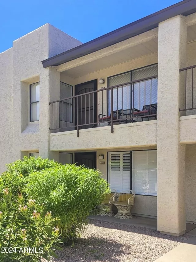 MLS: 6752012 Condo For Sale
