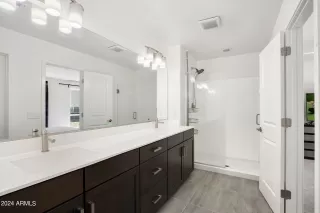 Photo #5: 6752020 Listing