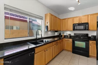 Photo #4: 6752619 Listing