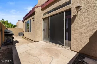 Photo #5: 6752619 Listing