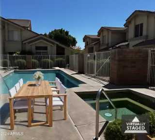 Photo #5: 6752920 Listing