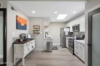 Photo #6: 6752946 Listing 