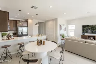 Photo #2: 6753038 Listing