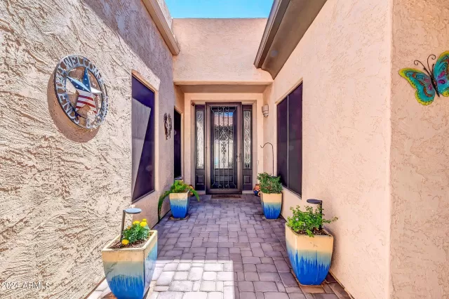 MLS: 6753072 Condo For Sale