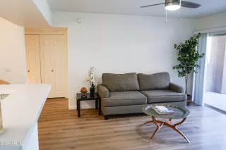 Photo #4: 6753216 Listing