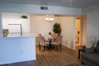 Photo #6: 6753216 Listing