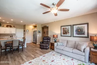 Photo #6: 6753485 Listing