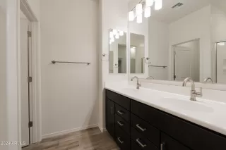 Photo #2: 6753730 Listing 