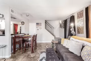 Photo #4: 6753756 Listing