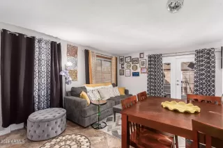 Photo #5: 6753756 Listing