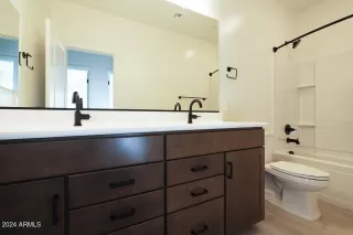 Photo #2: 6753813 Listing 