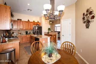 Photo #4: 6753957 Listing