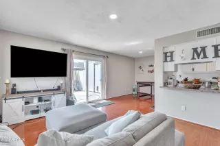 Photo #3: 6753967 Listing 