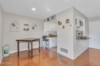 Photo #6: 6753967 Listing 