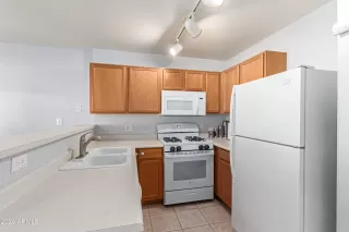 Photo #5: 6754141 Listing