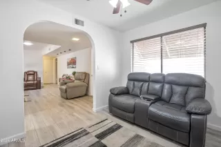 Photo #5: 6754411 Listing