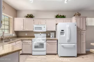 Photo #5: 6754717 Listing