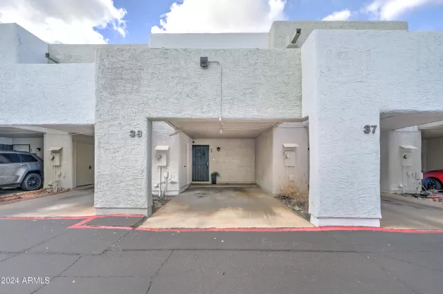 MLS: 6754889 Condo For Sale