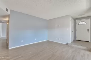 Photo #4: 6755222 Listing