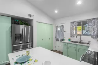 Photo #2: 6755437 Listing