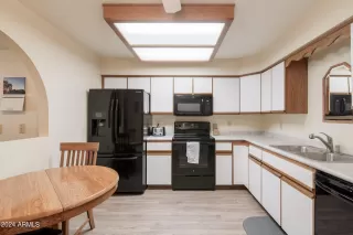 Photo #6: 6755438 Listing 