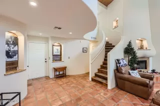 Photo #5: 6755605 Listing