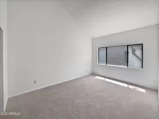 Photo #4: 6755739 Listing