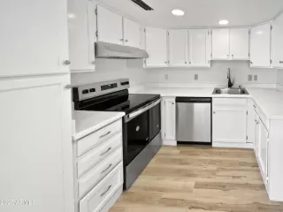 Photo #5: 6755739 Listing