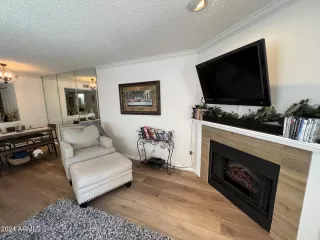 Photo #3: 6756147 Listing