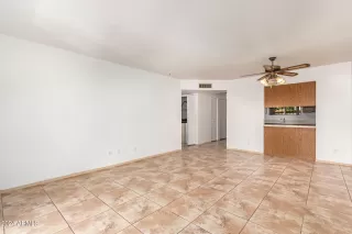 Photo #6: 6756279 Listing