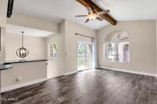 Photo #5: 6756541 Listing