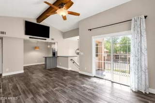 Photo #6: 6756541 Listing