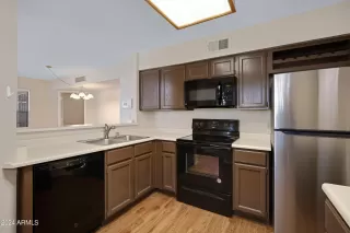 Photo #4: 6757225 Listing 