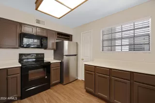 Photo #5: 6757225 Listing 