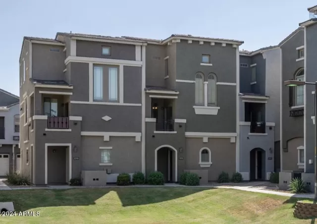 MLS: 6757232 Condo For Sale