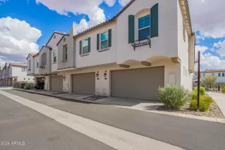 Photo #4: 6757320 Listing