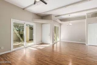 Photo #3: 6757387 Listing 