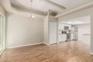 Photo #5: 6757387 Listing 