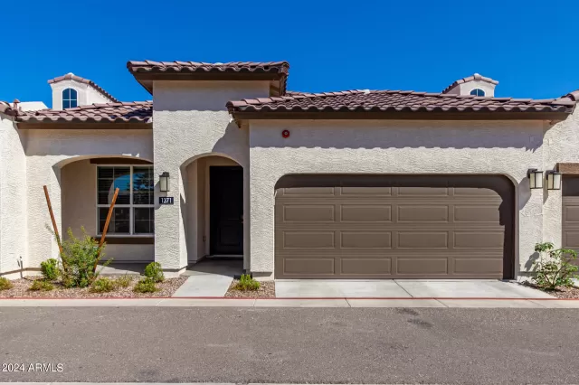 MLS: 6757455 Condo For Sale
