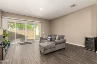 Photo #6: 6757455 Listing
