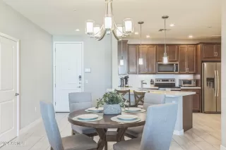 Photo #4: 6758299 Listing