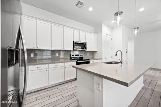 Photo #1: 6758678 Listing