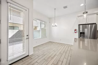 Photo #2: 6758678 Listing