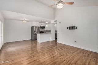 Photo #3: 6758729 Listing