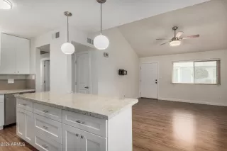 Photo #6: 6758729 Listing